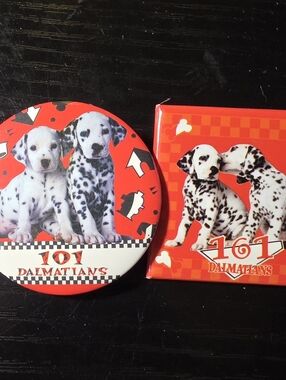2 Vintage 101 Dalmatians Disney Buttons Pin Back Lot Movie Promotional